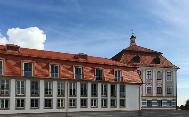 Hotel Schloss Leitheim Экстерьер фото