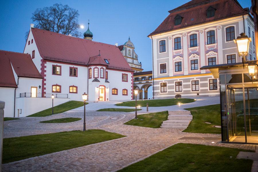 Hotel Schloss Leitheim Экстерьер фото