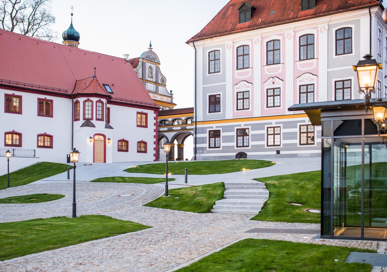 Hotel Schloss Leitheim Экстерьер фото