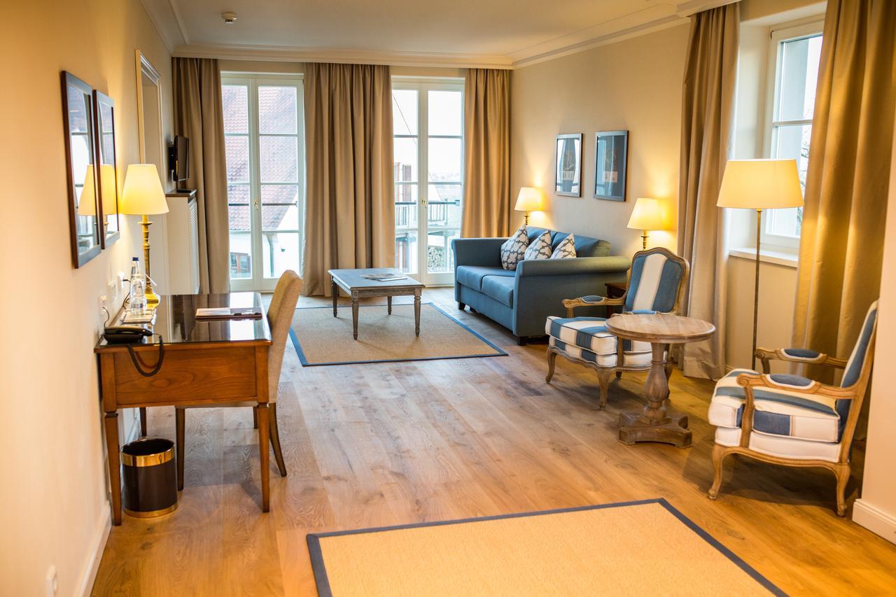 Hotel Schloss Leitheim Экстерьер фото