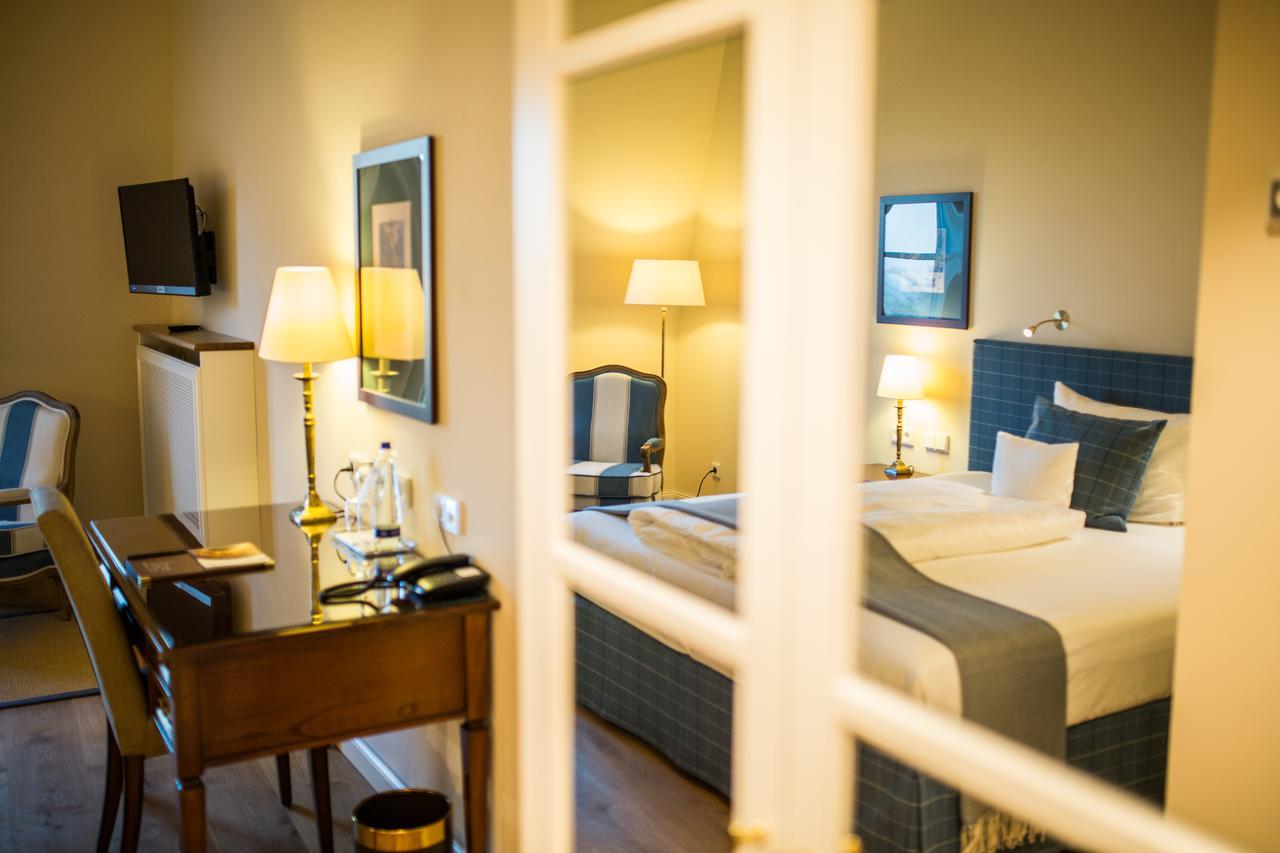 Hotel Schloss Leitheim Экстерьер фото